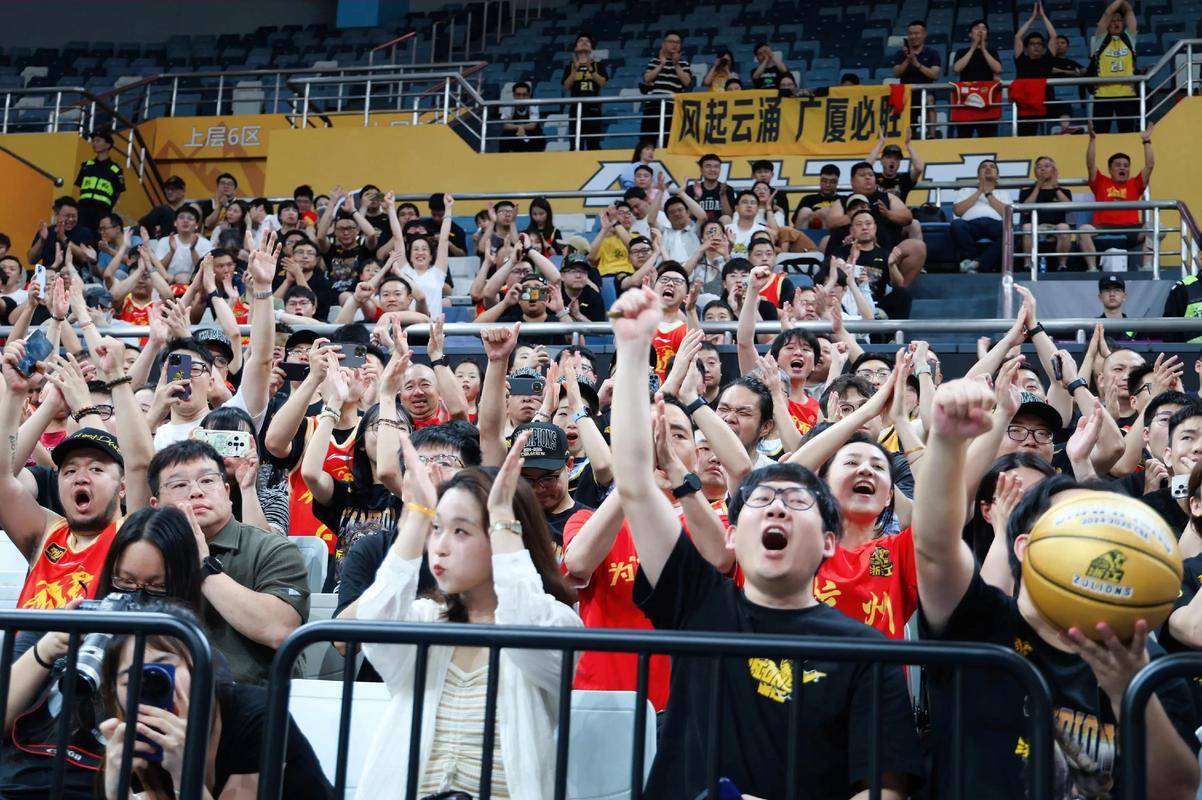 关于赛地聚焦——CBA季后赛国际比赛日热度飙升，北京首钢造点机会，话题不断，细节决定成败的信息