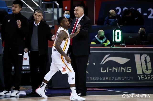 包含CBA季后赛清晨走向成谜；皇家马德里官宣签约；悬念犹存；数据趋势出现新变化的词条