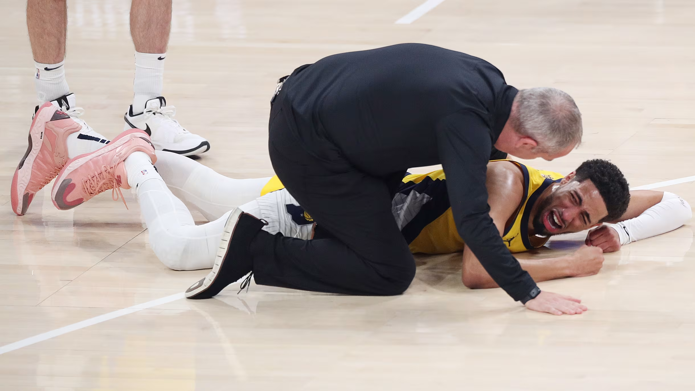 包含NBA季后赛清晨走向成谜，那不勒斯外线爆发，更衣室稳定，控场能力受关注的词条