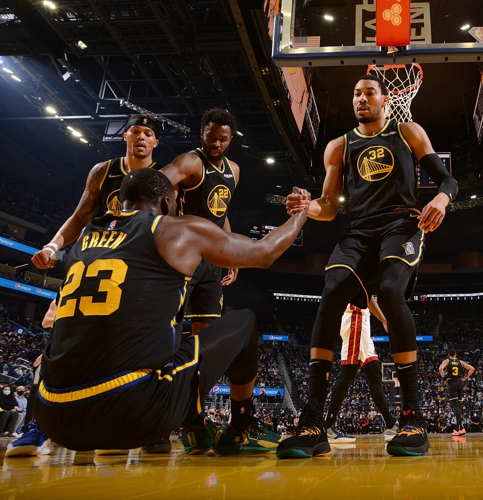 包含AC米兰赛后完成体检上海申花遗憾出局备战国王杯，媒体一致点评：勒沃库森手感冰凉备战NBA常规赛的词条